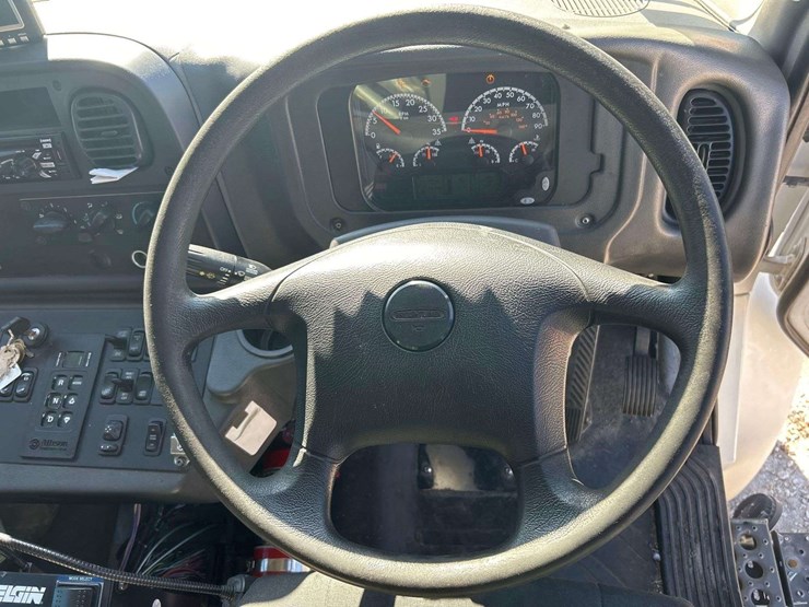 2020-freightliner-m2-106-elgin-whirlwind-series-mv-street-sweeper-truck-image-37