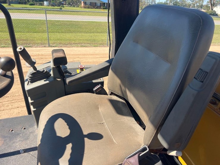 caterpillar-cp44-image-23