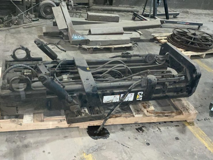 #162-•-cat-forklift-mast-image-3