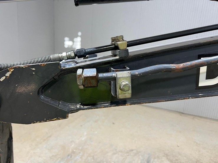 2015-deere-17g-image-10