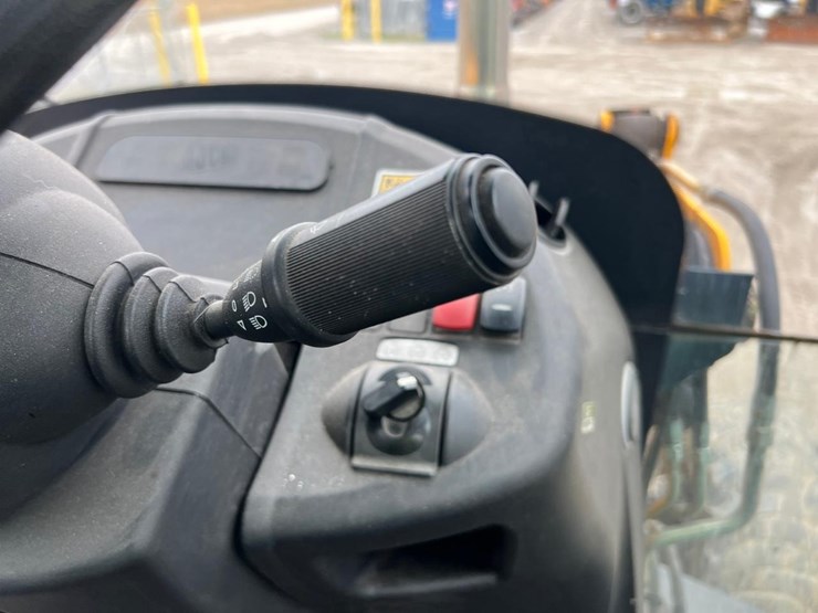 2017-jcb-3cx-image-33