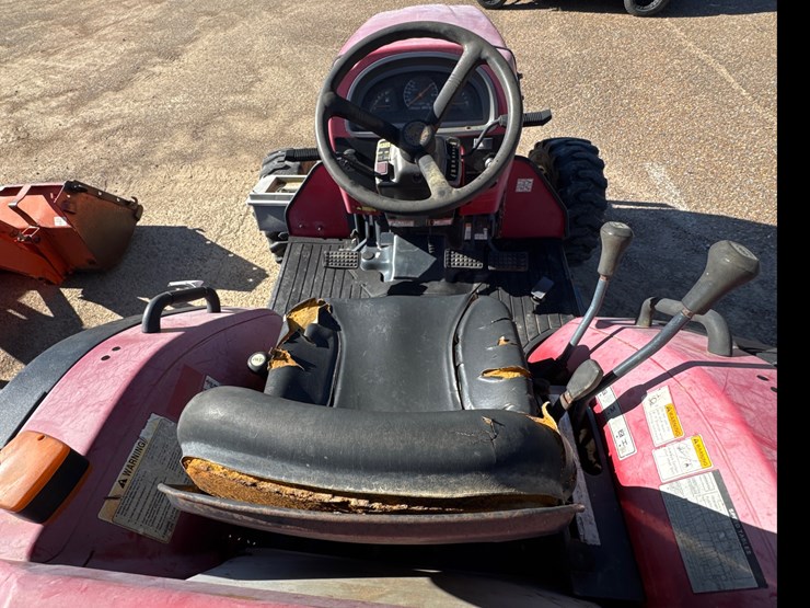 mahindra-2810-image-11