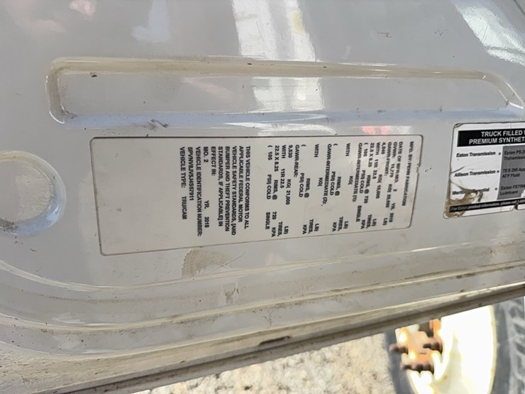 2018-hino-268-image-9