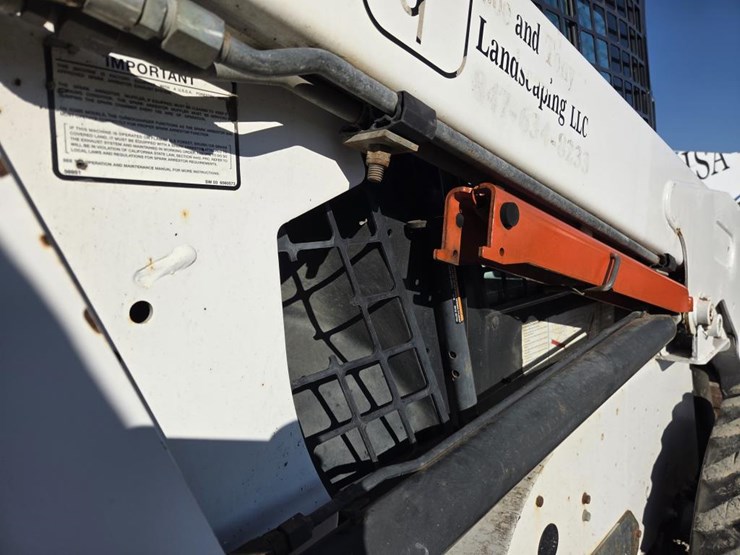 2003-bobcat-s160-image-19