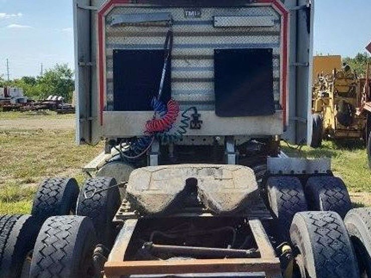 1997-freightliner-image-16