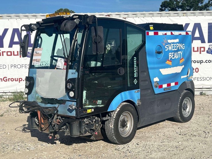 2020-mathieu-mc210-azura-flex-street-sweeper-image-1