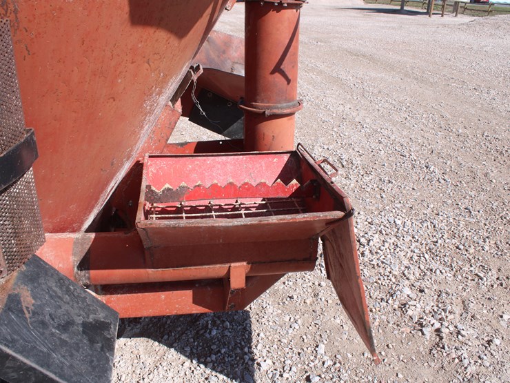 international-1250-image-15