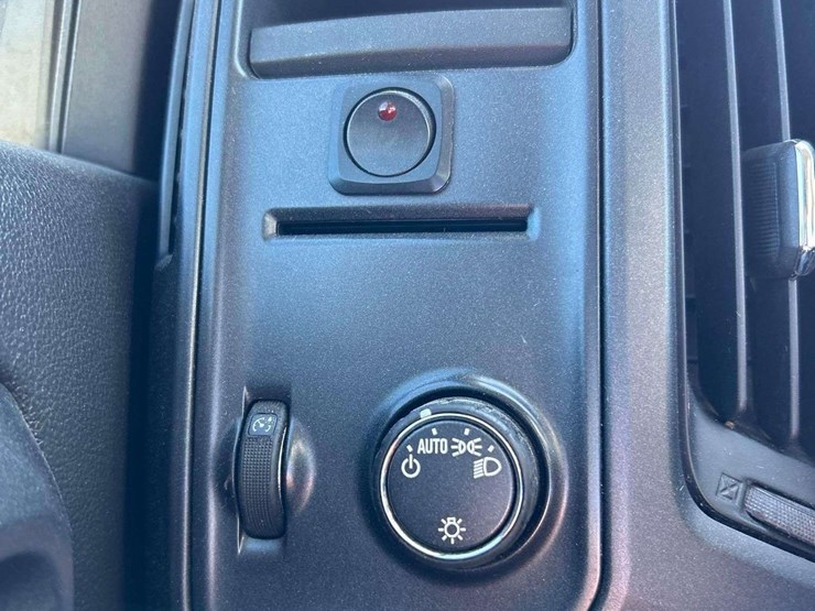 2015-chevrolet-1500-image-14