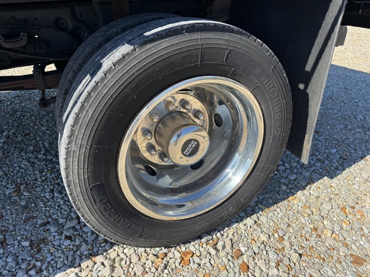 2012-ford-f550-image-9