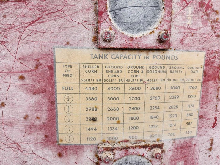 new-holland-350-image-16