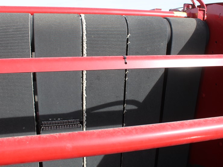 2015-new-holland-roll-belt-560-image-63