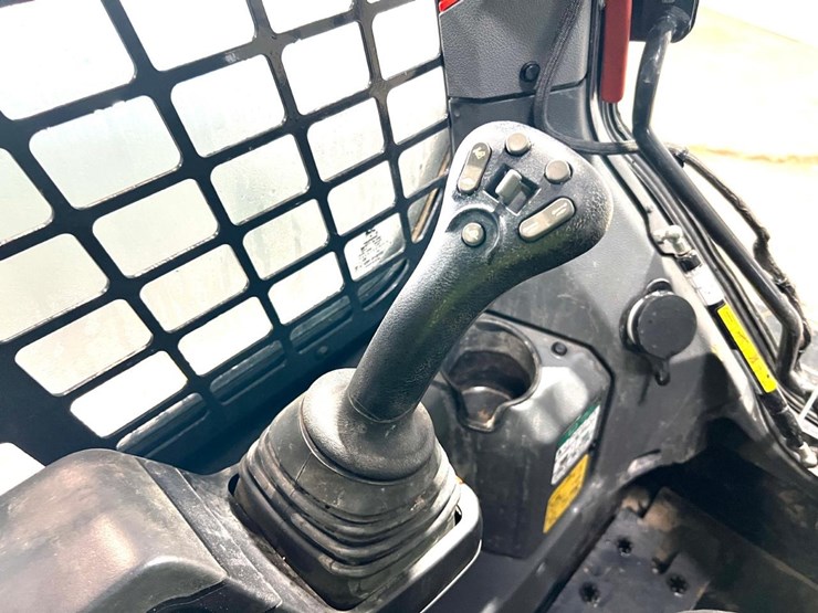 2023-bobcat-t86-image-28