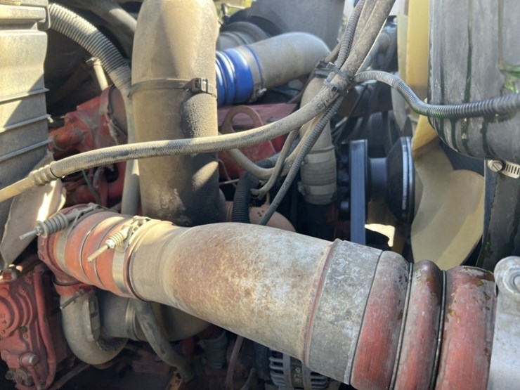 2009-international-7600-image-12