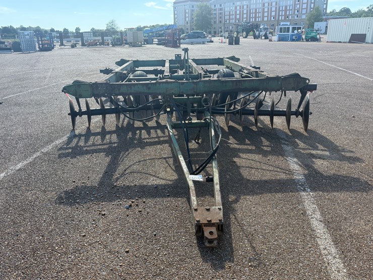 john-deere-230-image-6