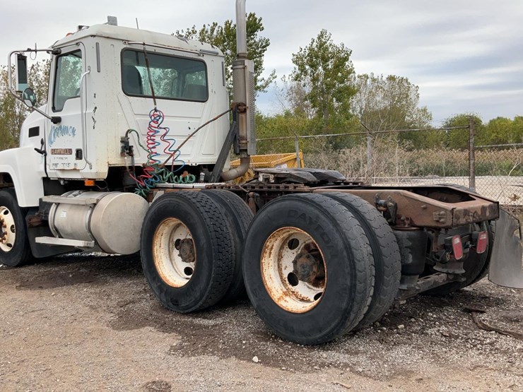 2004-mack-chn613-image-3
