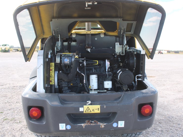 2021-new-holland-w80c-image-11