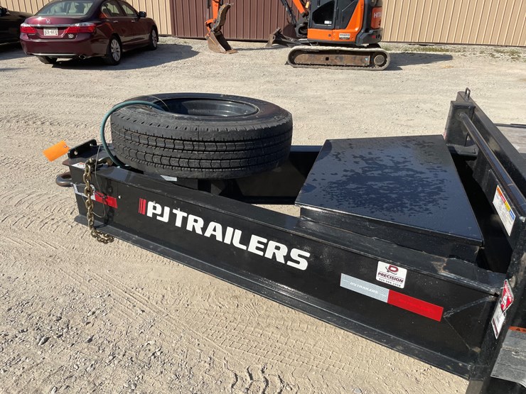 #1010-•-2023-pj-trailers-26'-tandem-dual-axle-deck-over-trailer,-(has-title)-image-12