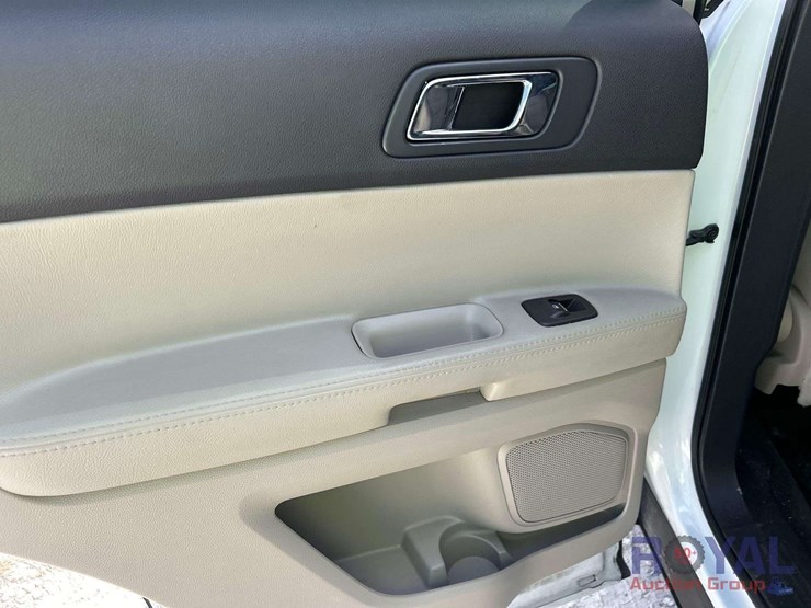 2014-ford-explorer-image-21