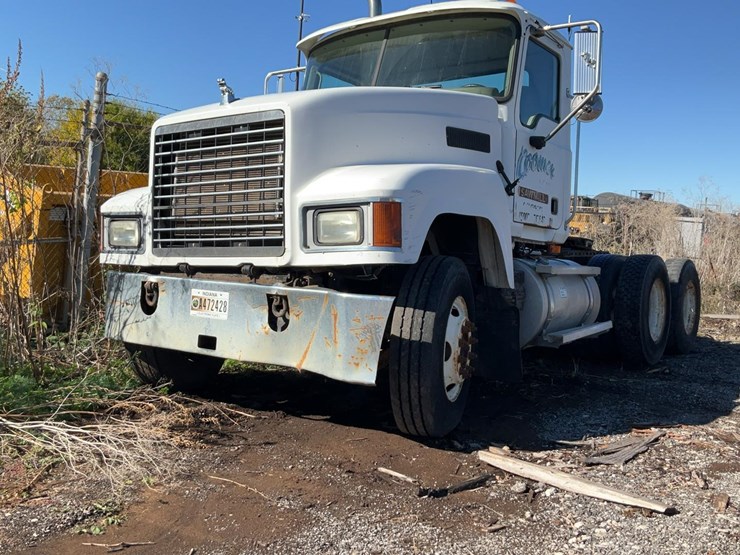 2004-mack-chn613-image-78