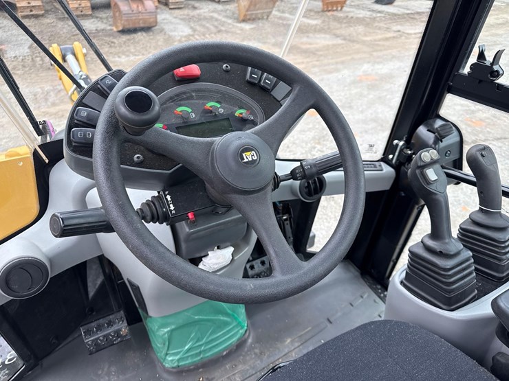 2023-caterpillar-910-image-14