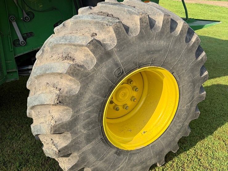 2010-john-deere-9770-sts-image-4