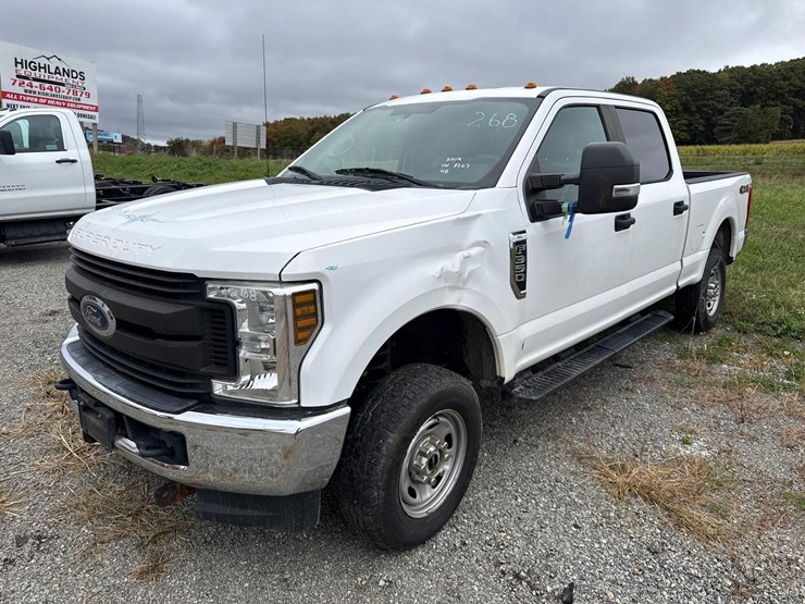 2019-ford-f350-xl-image-1