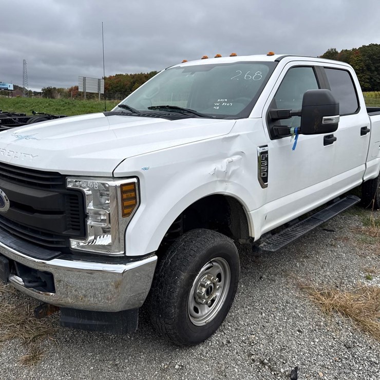 2019 FORD F350 XL