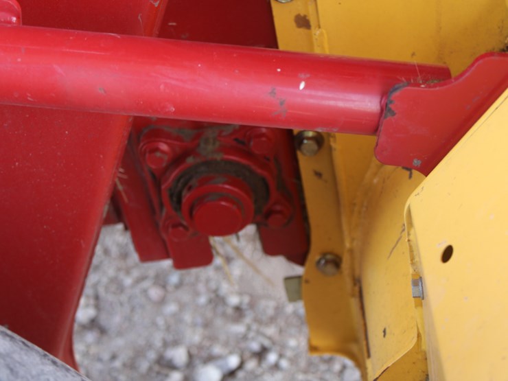 2015-new-holland-roll-belt-560-image-55