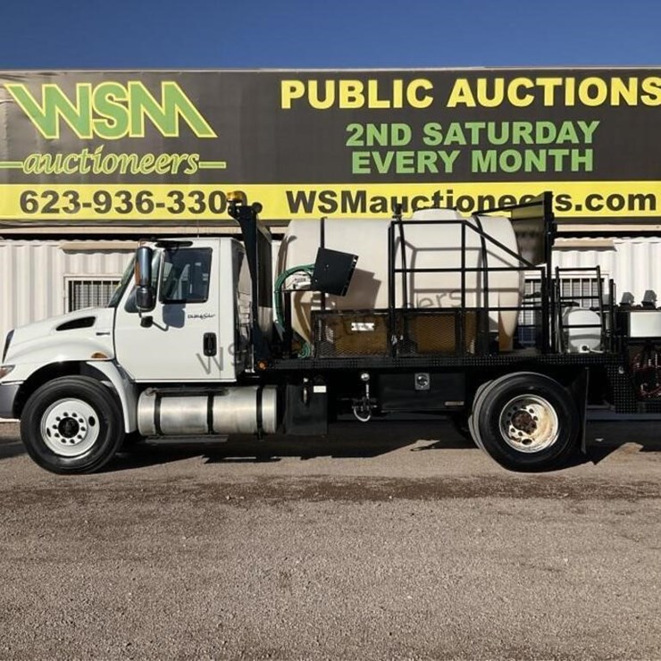 2014 International 4300LP Spray Truck