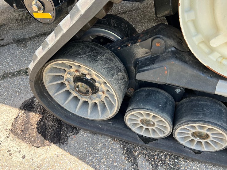 2023-new-holland-cr10.90-image-43