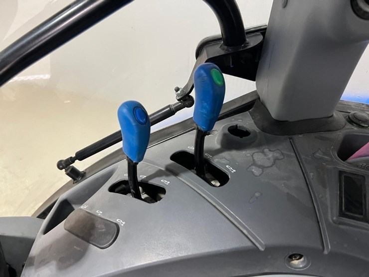 new-holland-t4.75-image-25
