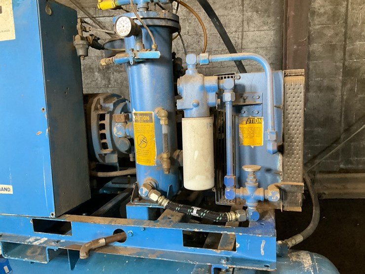 #147-•-ingersoll-rand-air-compressor-image-15