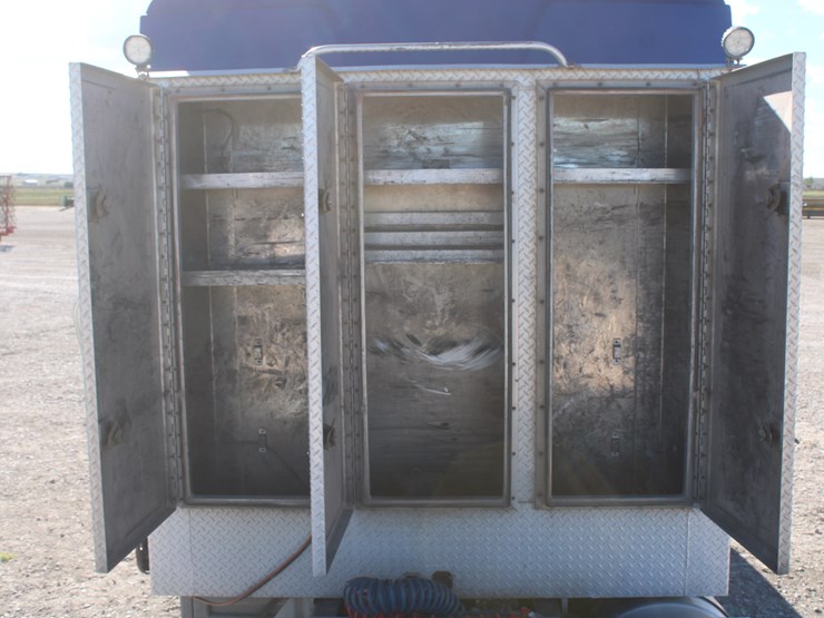 #2045-•-#2045--2013-mack-chu613-semi-tractor-image-56