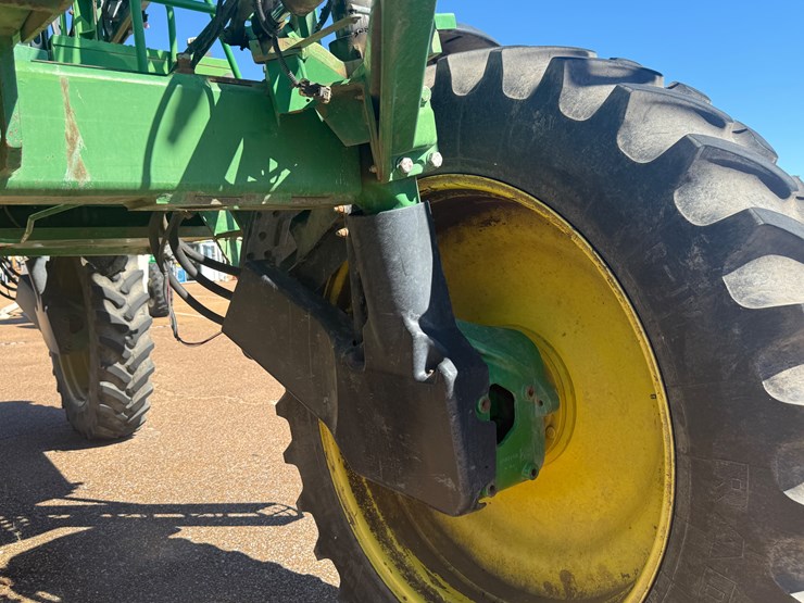 john-deere-4710-image-21