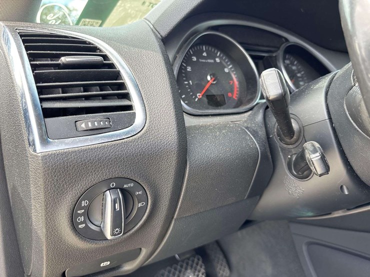 2012-audi-q7-premium-plus-awd-suv-image-12