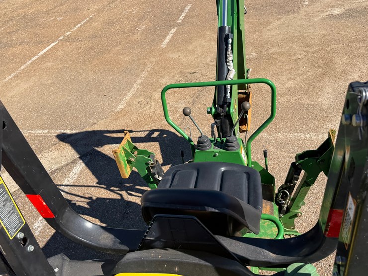 john-deere-3025e-image-31