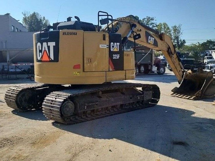 2019-caterpillar-325f-image-27