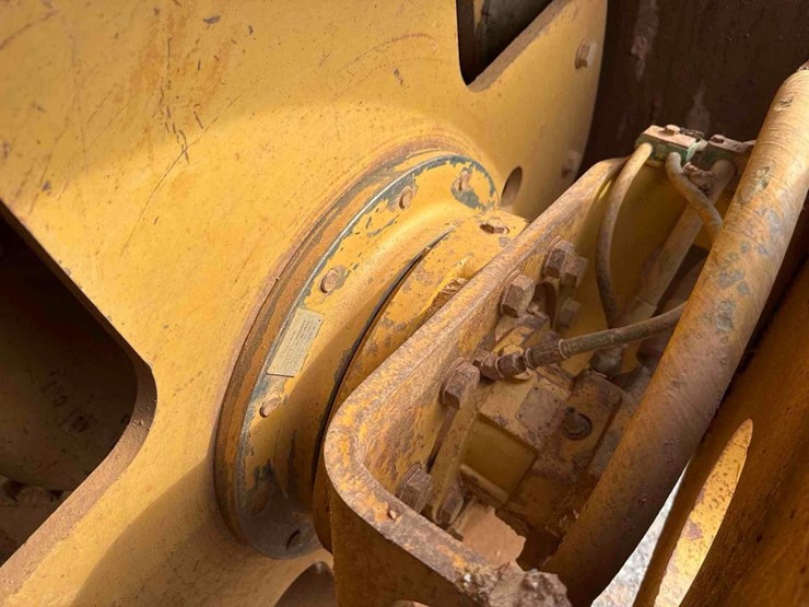 2001-caterpillar-cp-563d-image-16