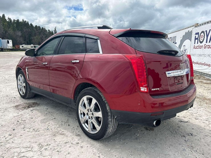 2012-cadillac-srx-image-4