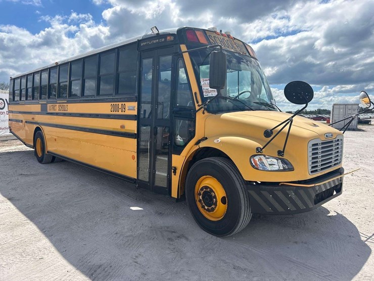 2009-freightliner-b2-image-2