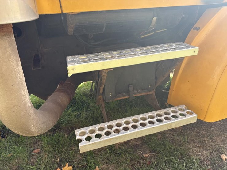 2001-caterpillar-c12-image-62