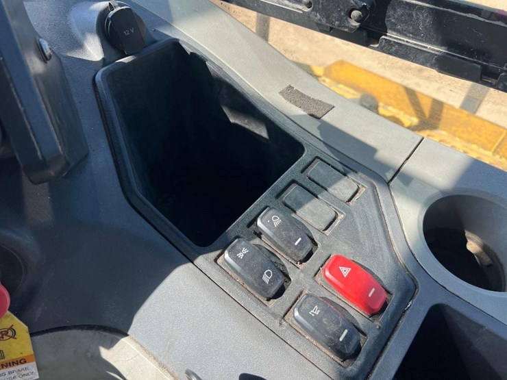 2019-caterpillar-740-gc-image-34