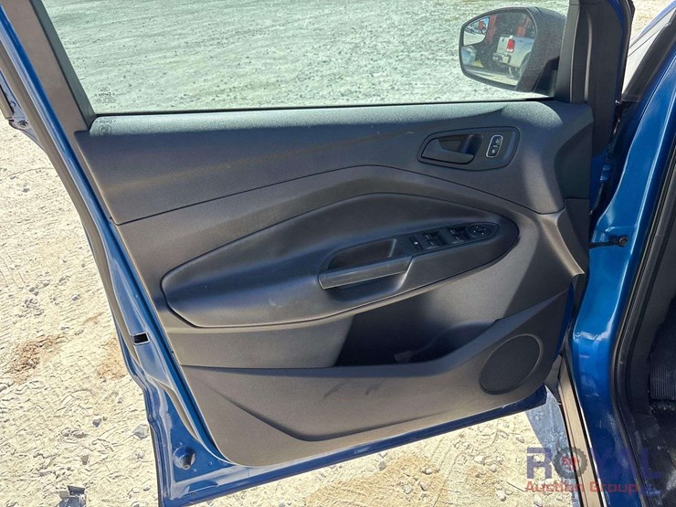 2017-ford-escape-image-11