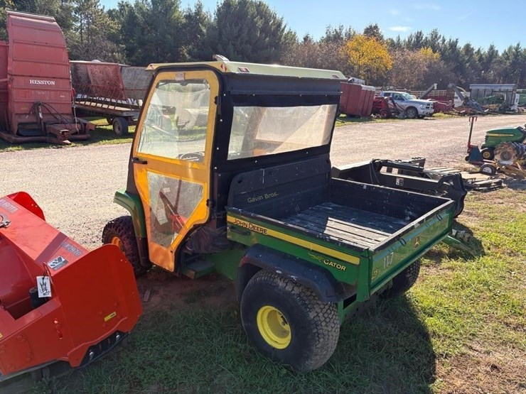john-deere-gator-image-8