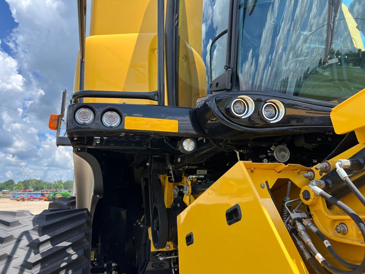 2023-new-holland-cr10.90-image-32