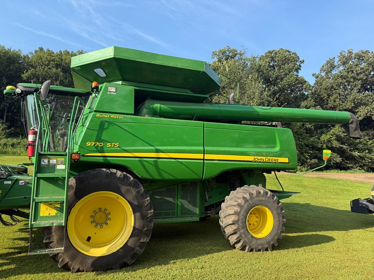 2010-john-deere-9770-sts-image-1
