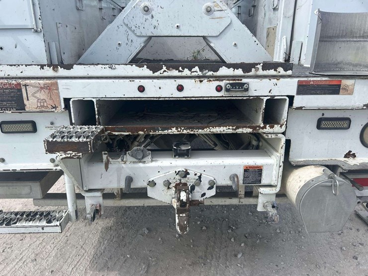 2016-freightliner-m2-106-altec-am50-50ft-bucket-truck-image-31