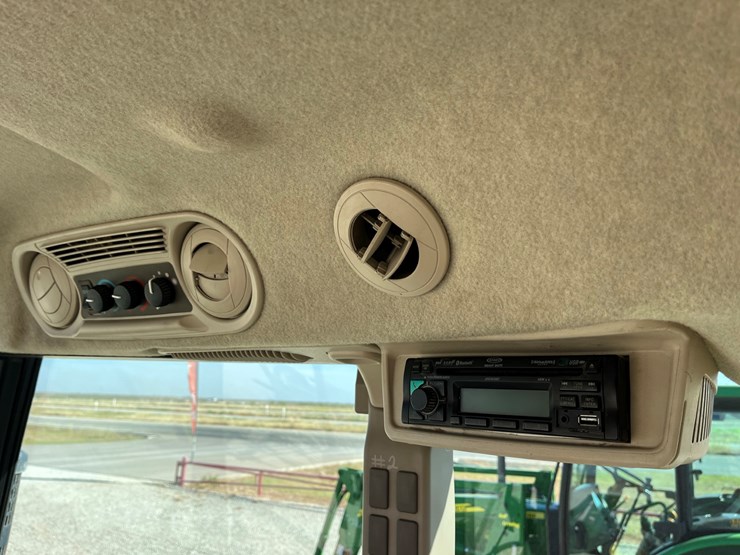 2016-john-deere-5100e-image-17