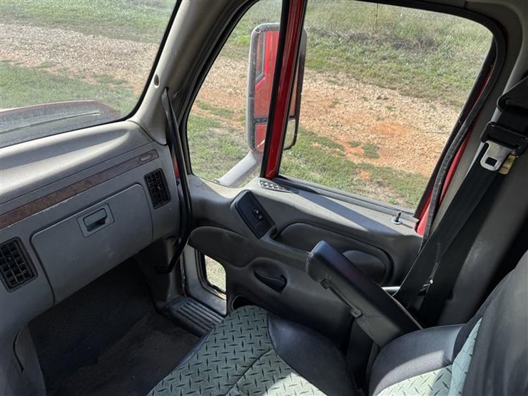 2005-peterbilt-387-image-26