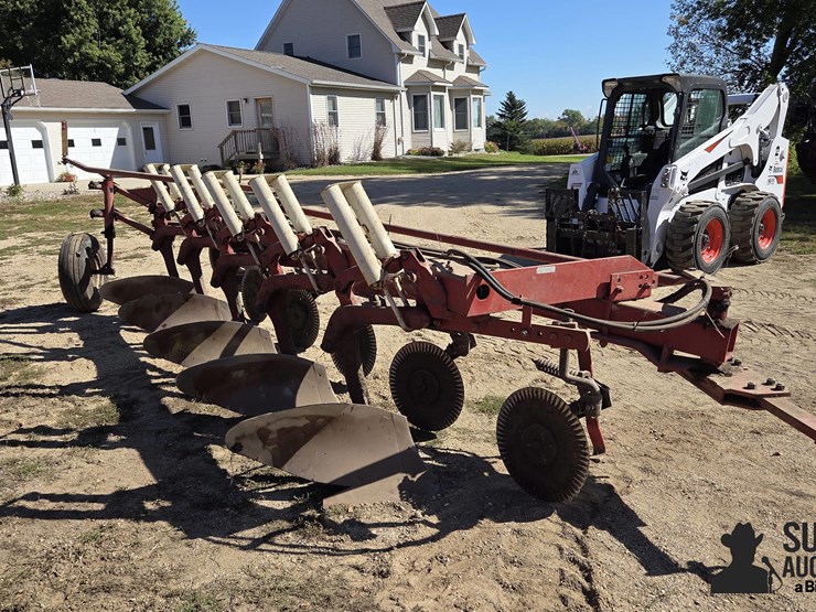 international-720-image-3